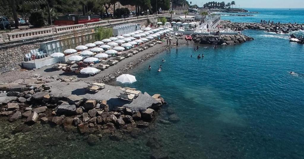 Hotel Kristina Imperia Zewnętrze zdjęcie