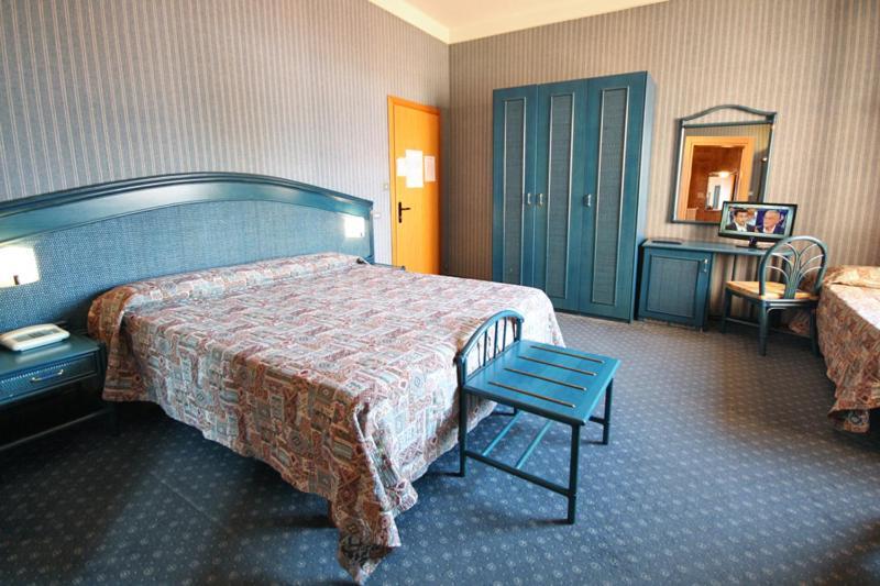 Hotel Kristina Imperia Zewnętrze zdjęcie